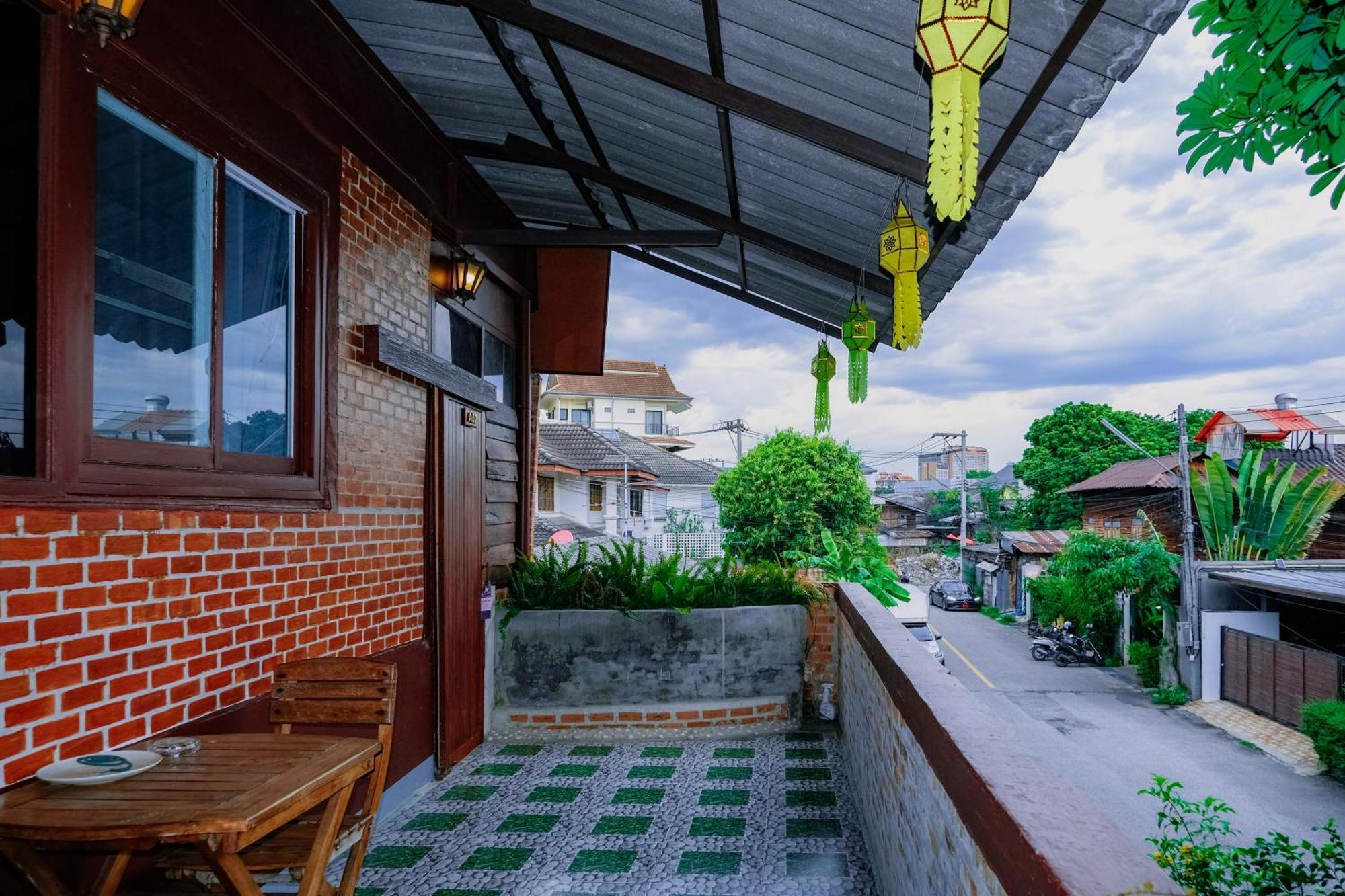 Апартаменты Boutique House Nipha Чиангмай Экстерьер фото